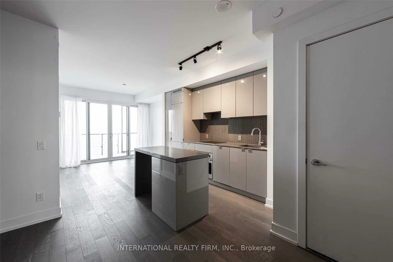 7, Grenville, Bay Street Corridor, Toronto