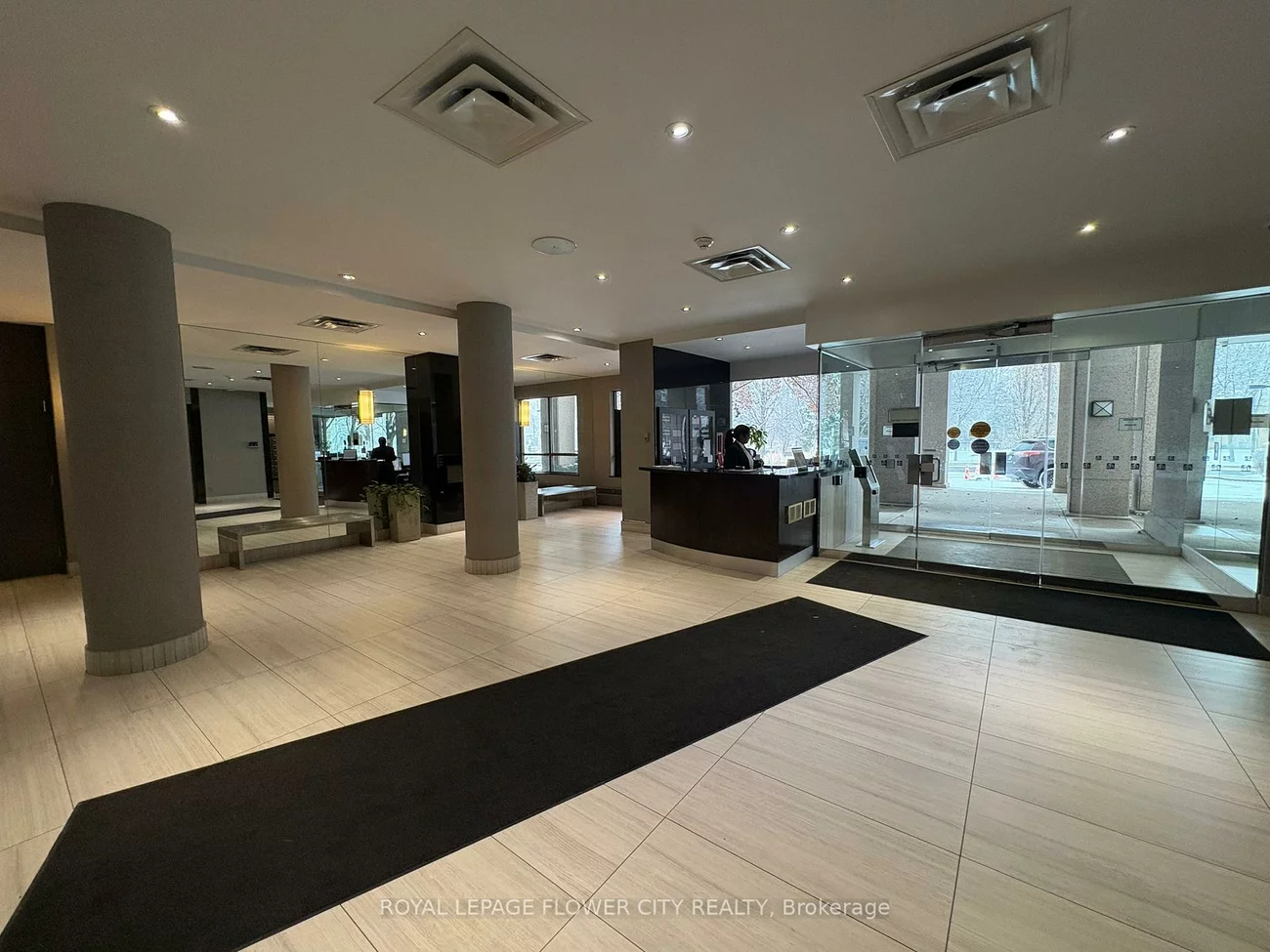 35, Empress, Willowdale East, Toronto