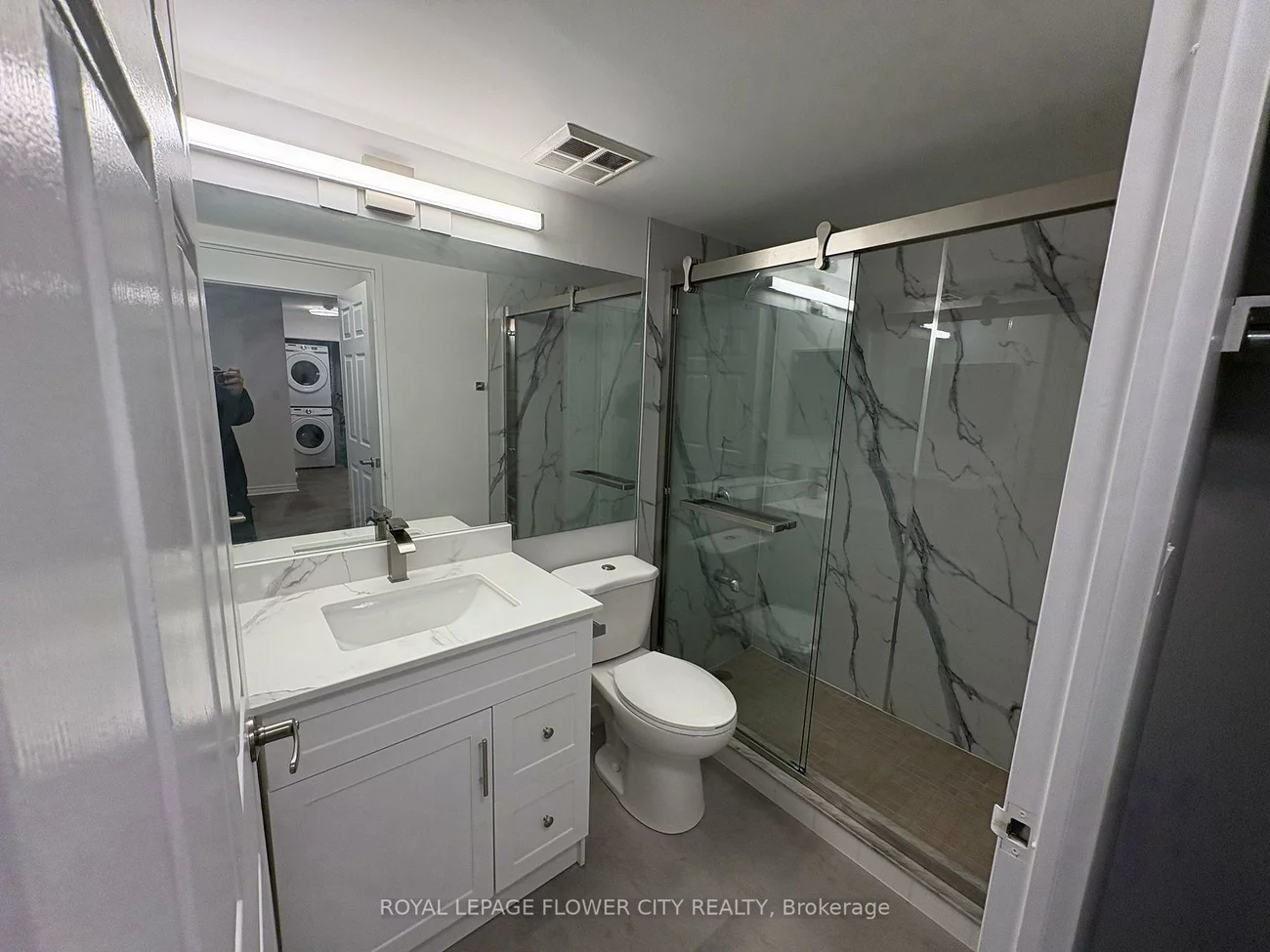 35, Empress, Willowdale East, Toronto