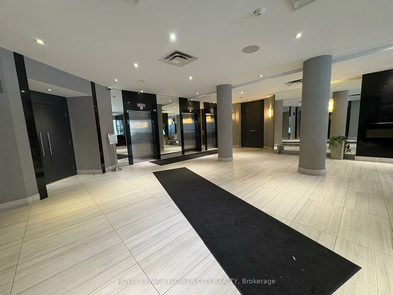 35, Empress, Willowdale East, Toronto