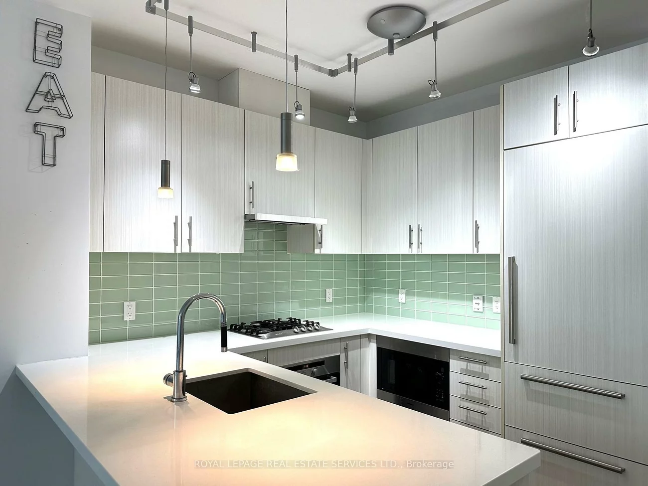 39, Queens, Waterfront Communities C8, Toronto