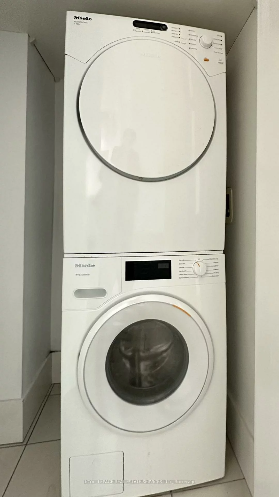 39, Queens, Waterfront Communities C8, Toronto