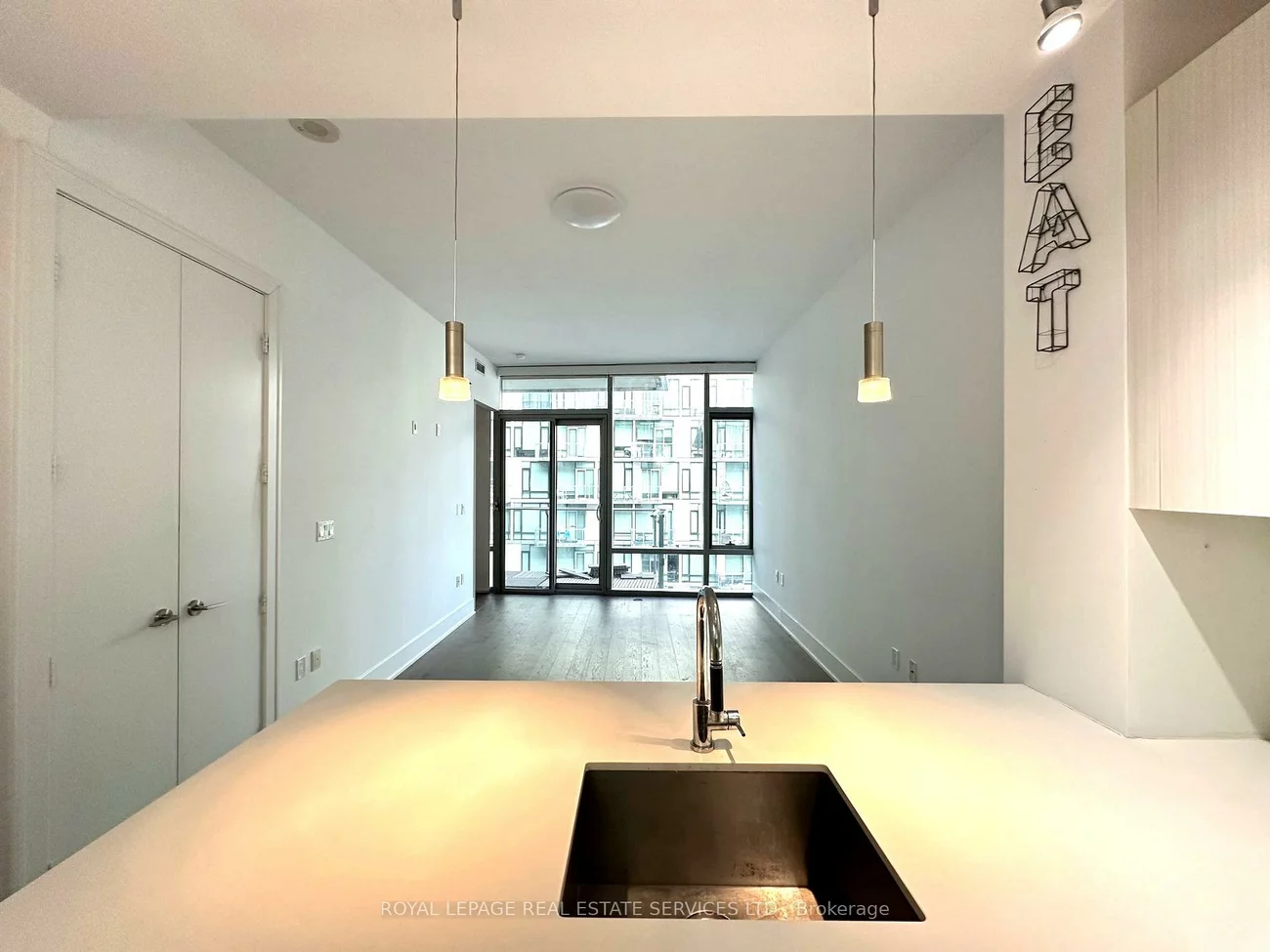 39, Queens, Waterfront Communities C8, Toronto