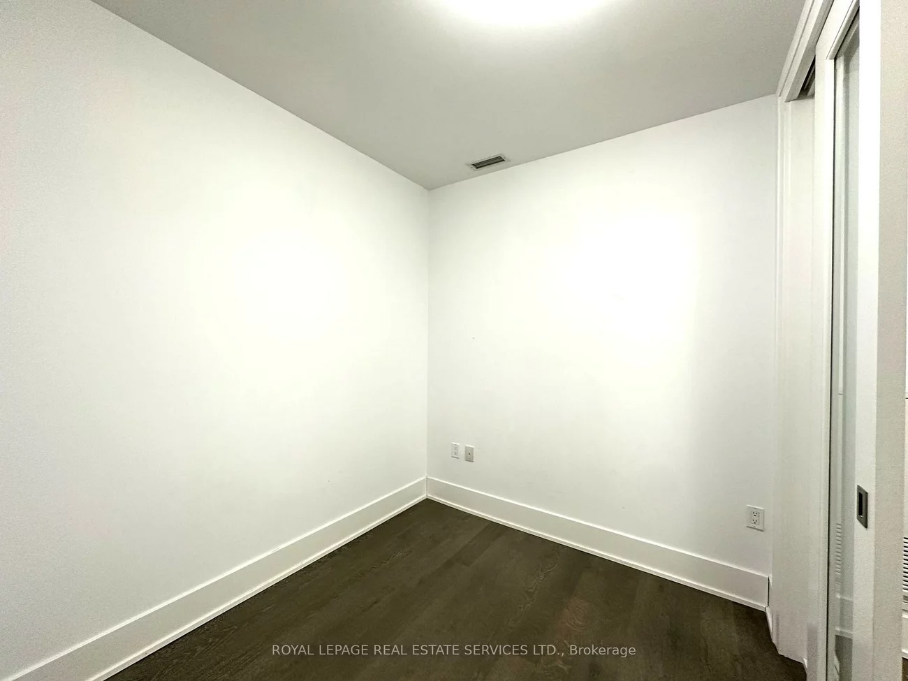 39, Queens, Waterfront Communities C8, Toronto