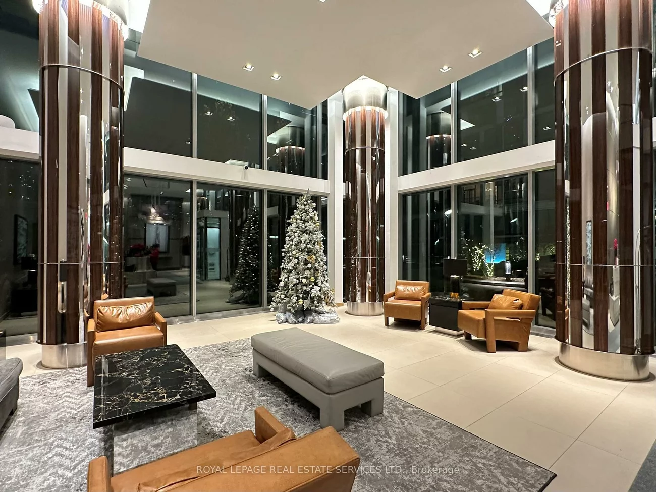 39, Queens, Waterfront Communities C8, Toronto