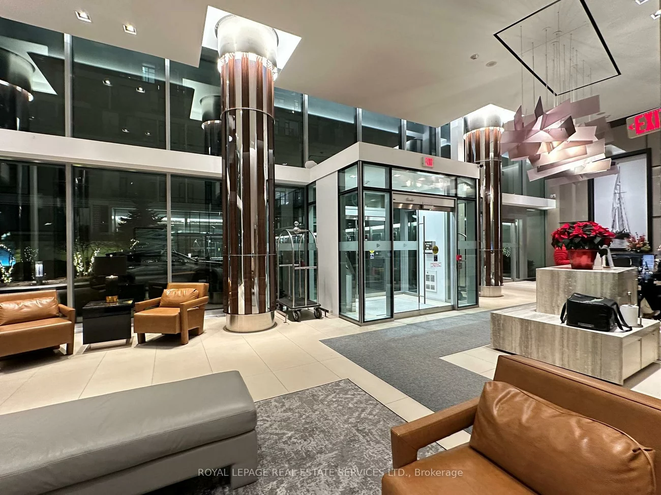 39, Queens, Waterfront Communities C8, Toronto