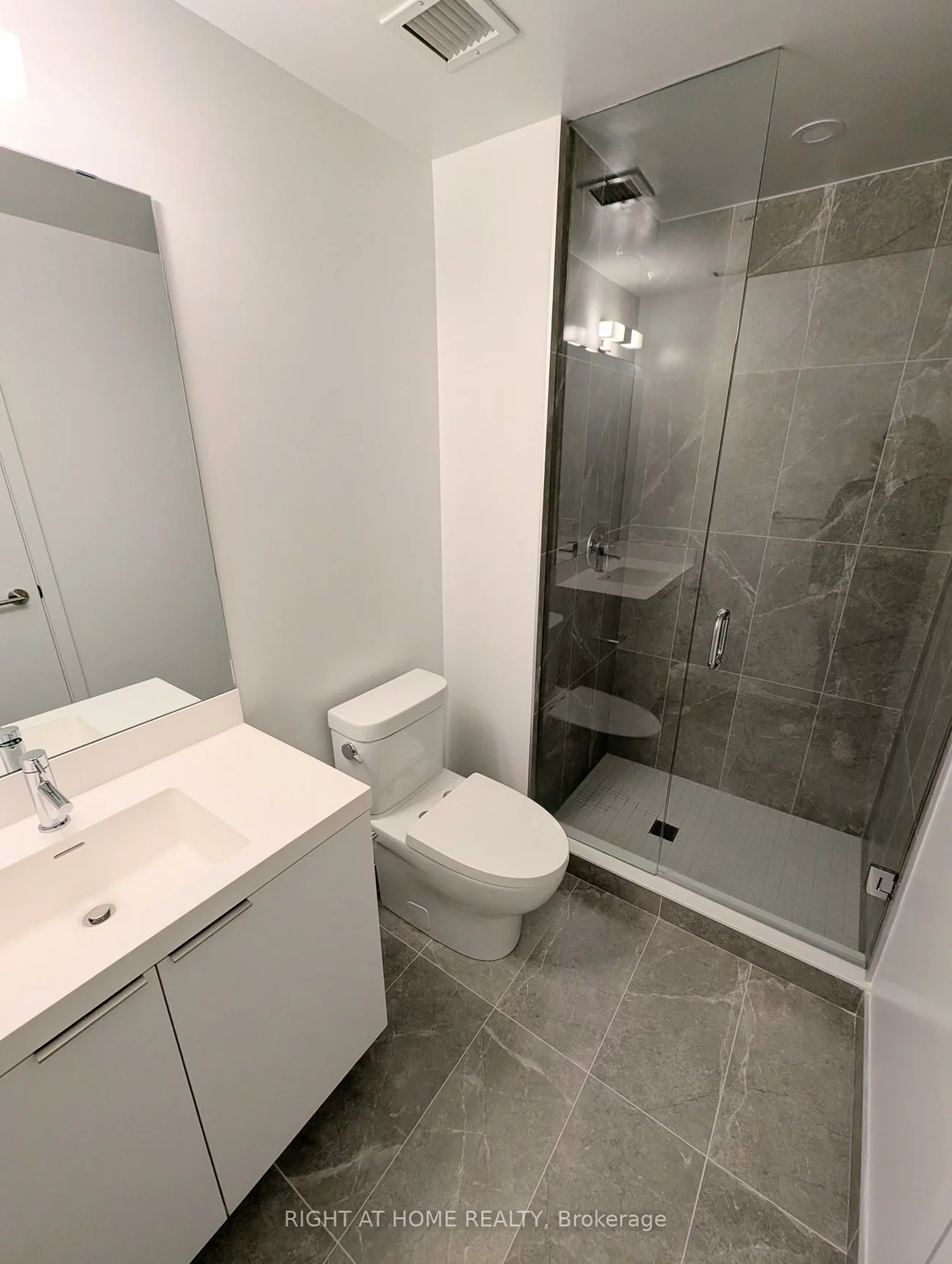 5858, Yonge, Newtonbrook West, Toronto