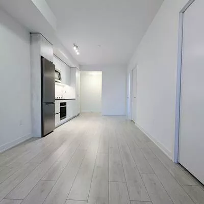 5858, Yonge, Newtonbrook West, Toronto