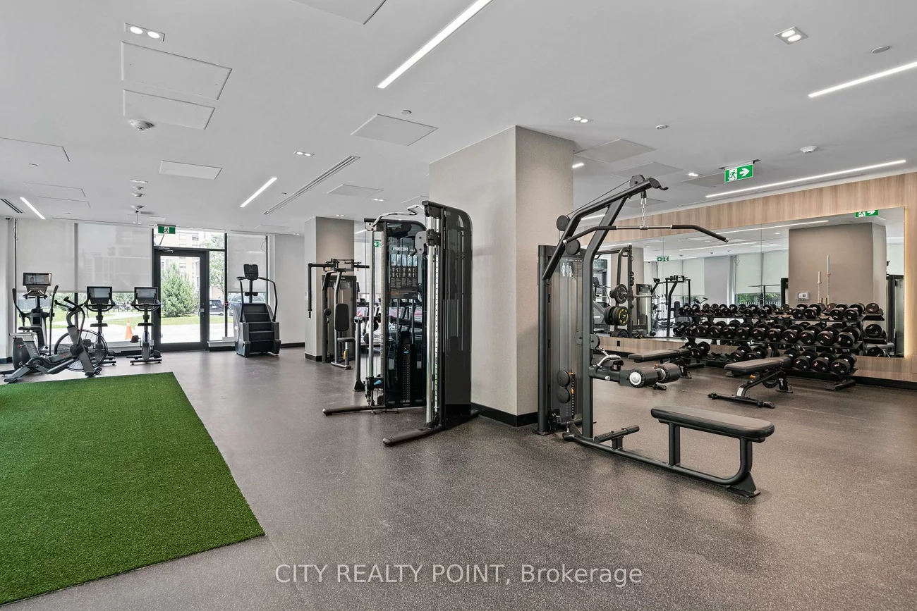 664, Spadina, University, Toronto