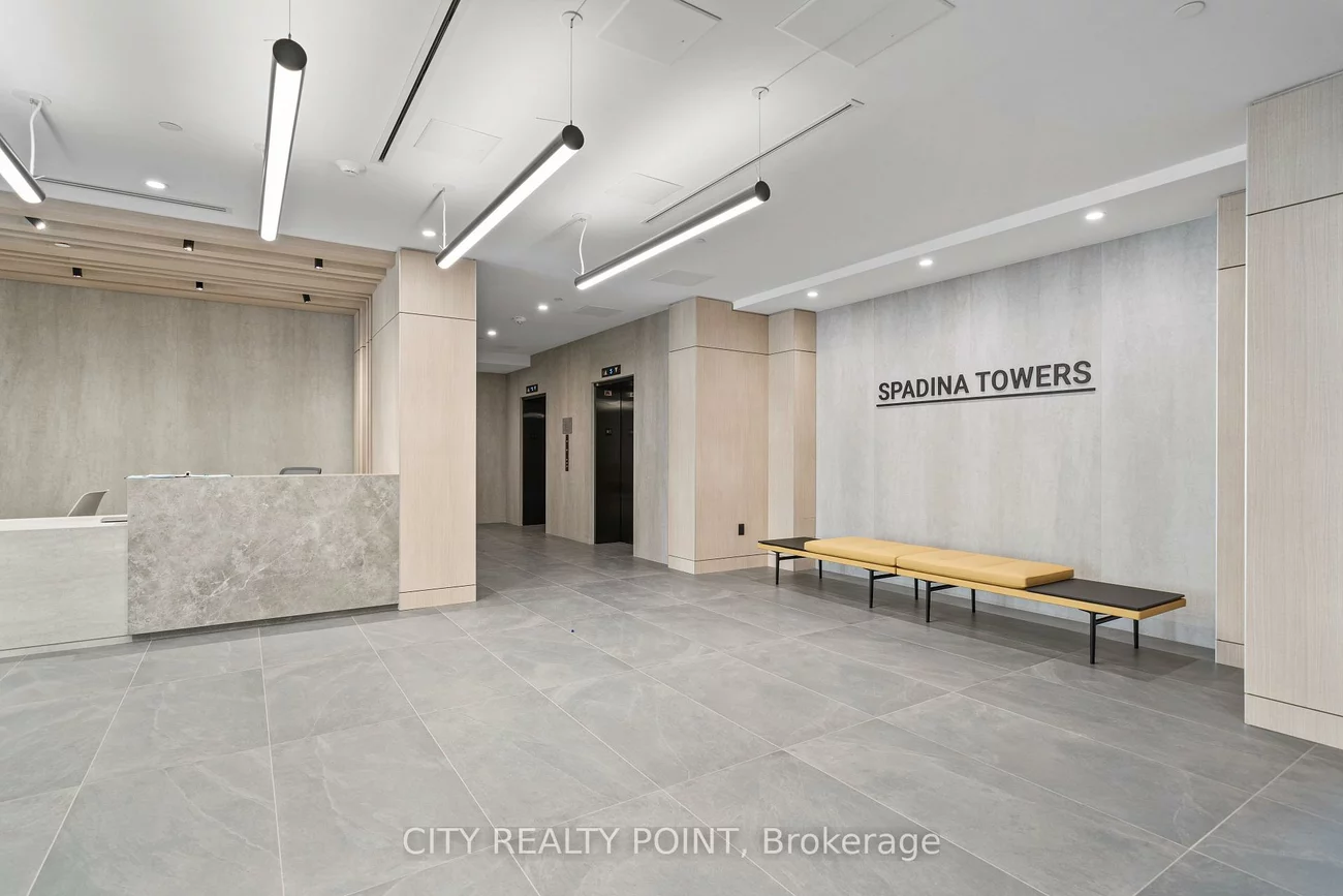 664, Spadina, University, Toronto