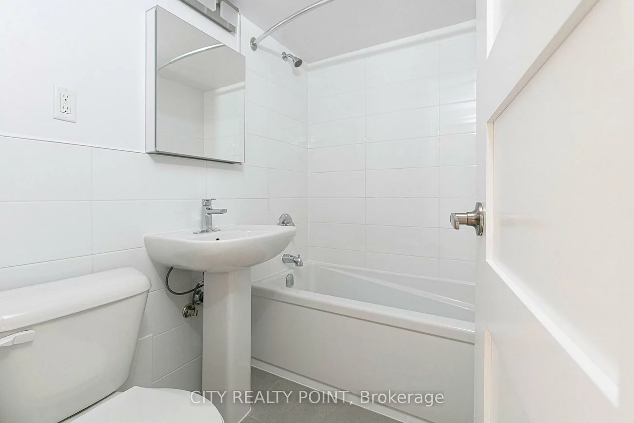 55, Isabella, Church-Yonge Corridor, Toronto