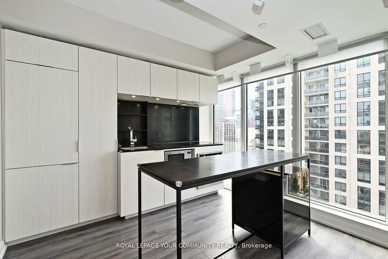 77, Shuter, Church-Yonge Corridor, Toronto