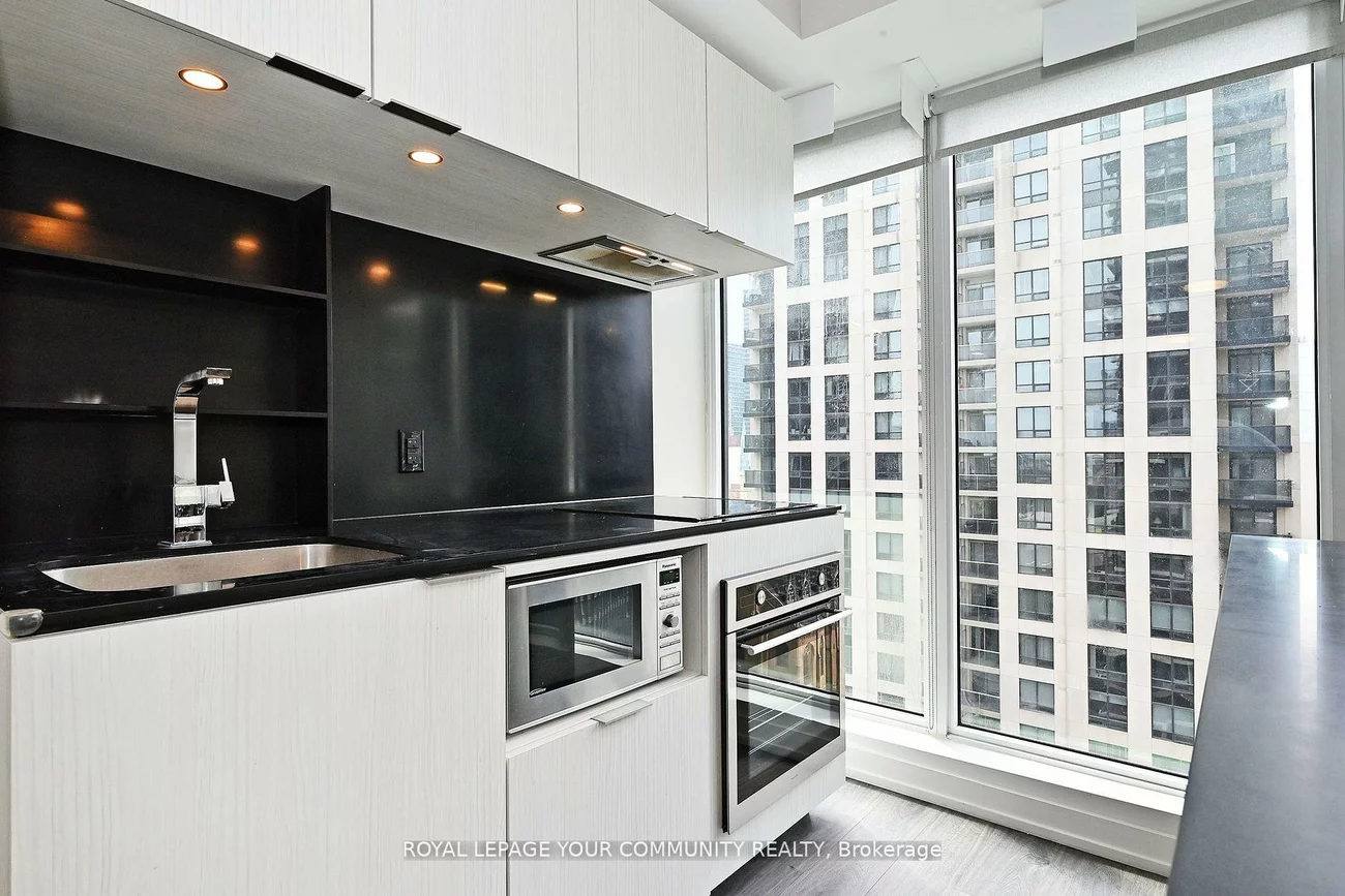 77, Shuter, Church-Yonge Corridor, Toronto