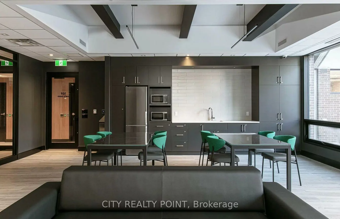 33, Isabella, Church-Yonge Corridor, Toronto