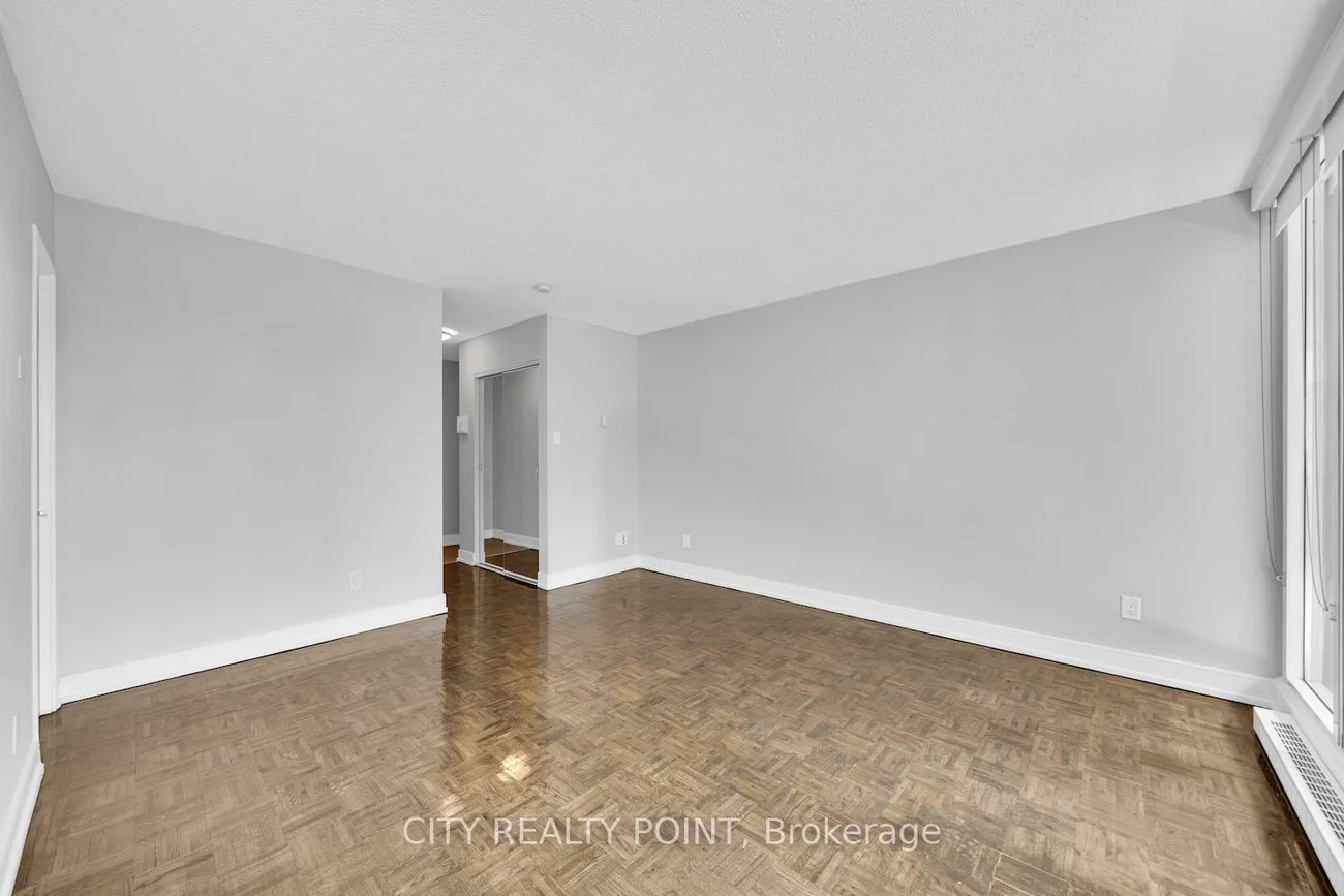 33, Isabella, Church-Yonge Corridor, Toronto