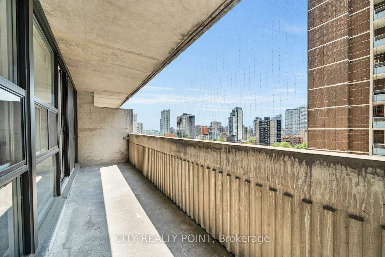 33, Isabella, Church-Yonge Corridor, Toronto