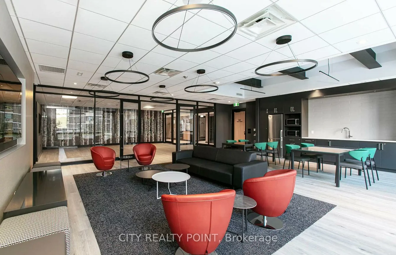 33, Isabella, Church-Yonge Corridor, Toronto