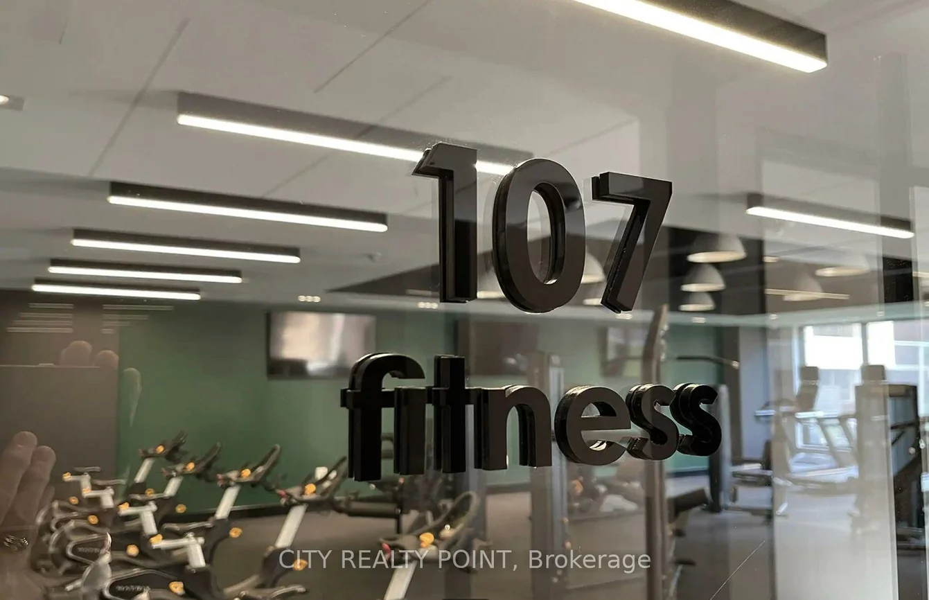 33, Isabella, Church-Yonge Corridor, Toronto