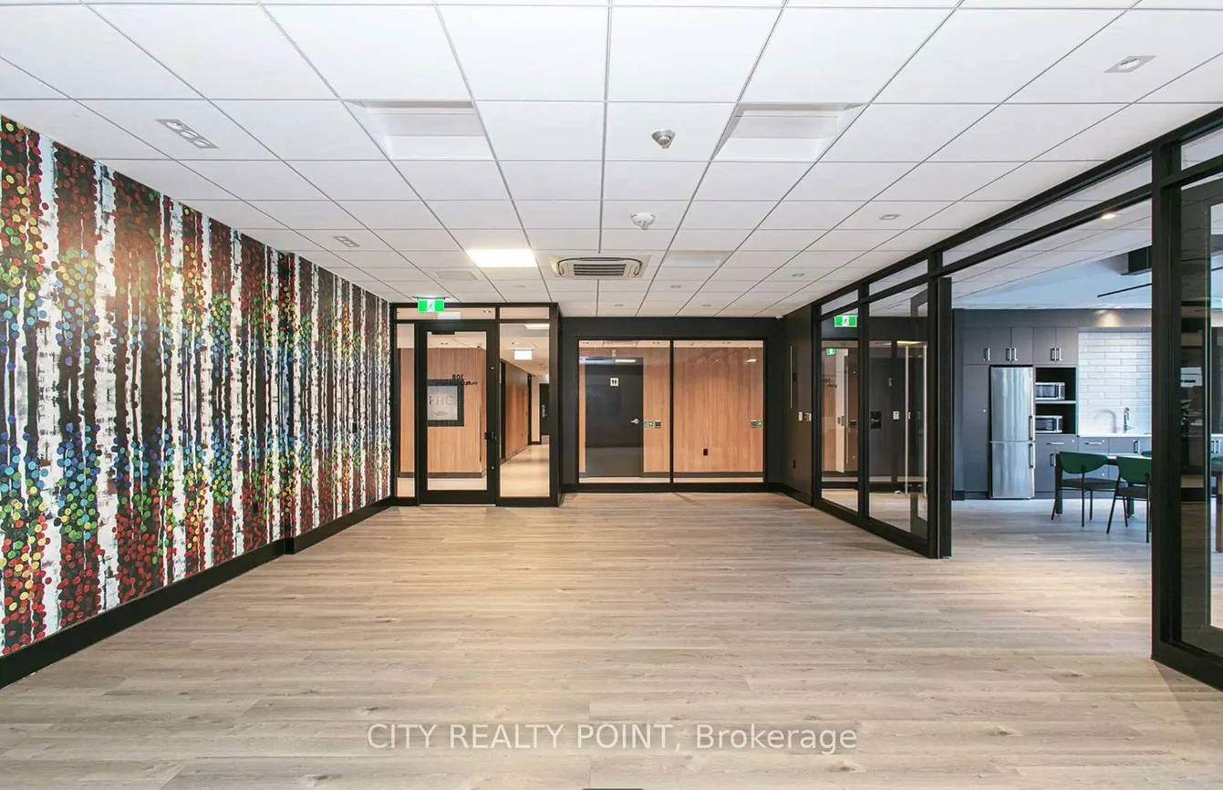 33, Isabella, Church-Yonge Corridor, Toronto