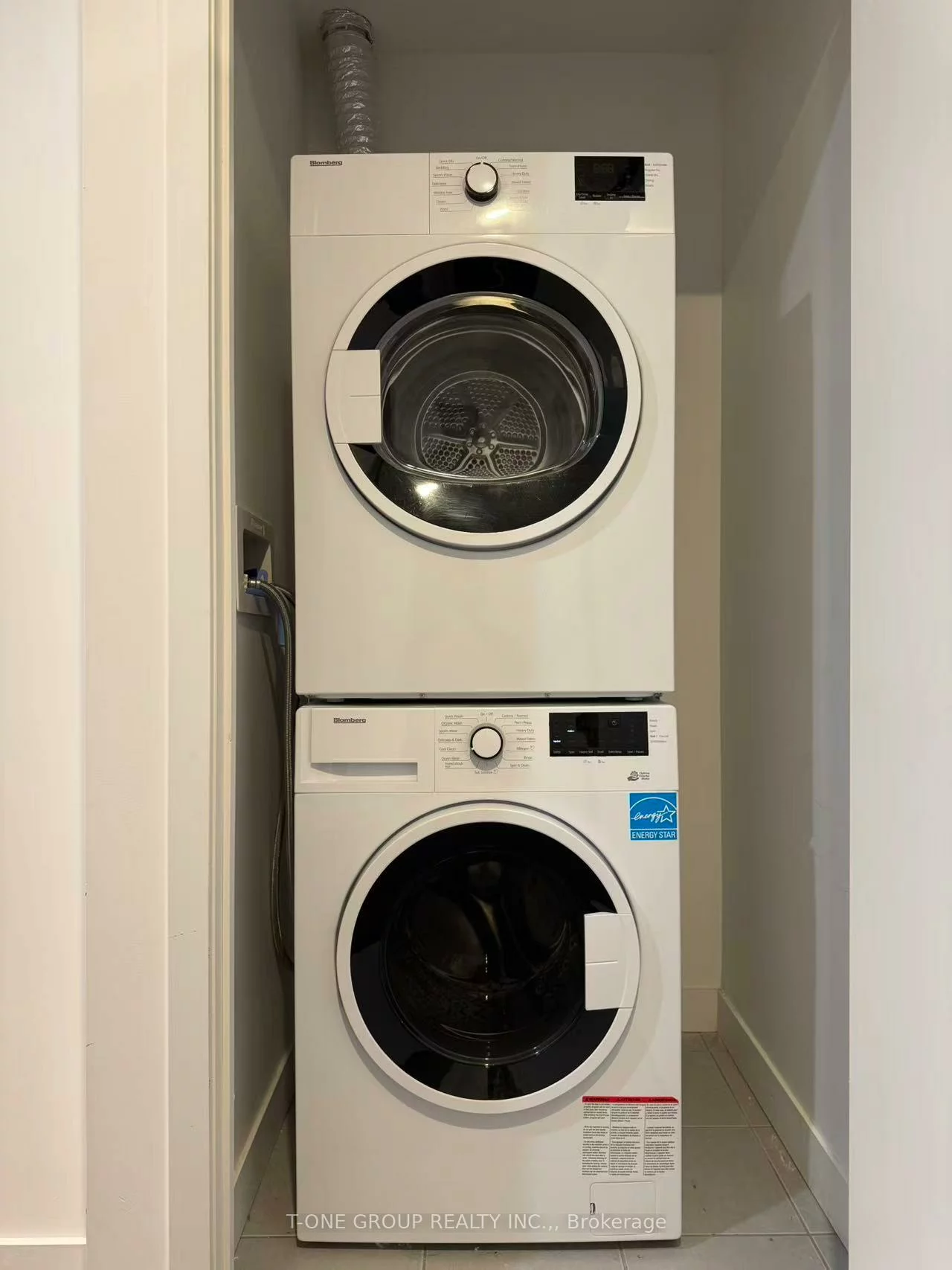 15, Holmes, Willowdale East, Toronto