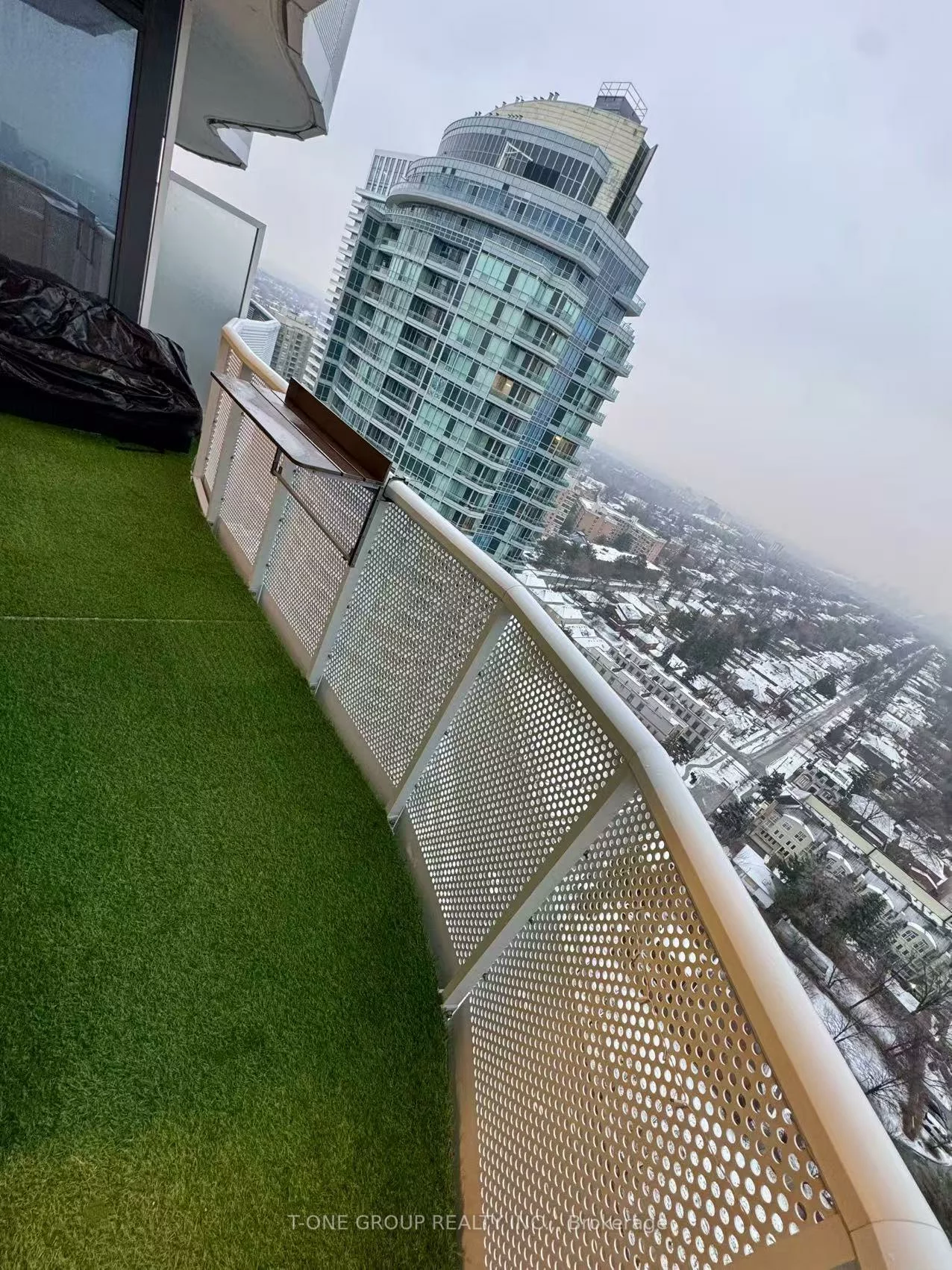 15, Holmes, Willowdale East, Toronto