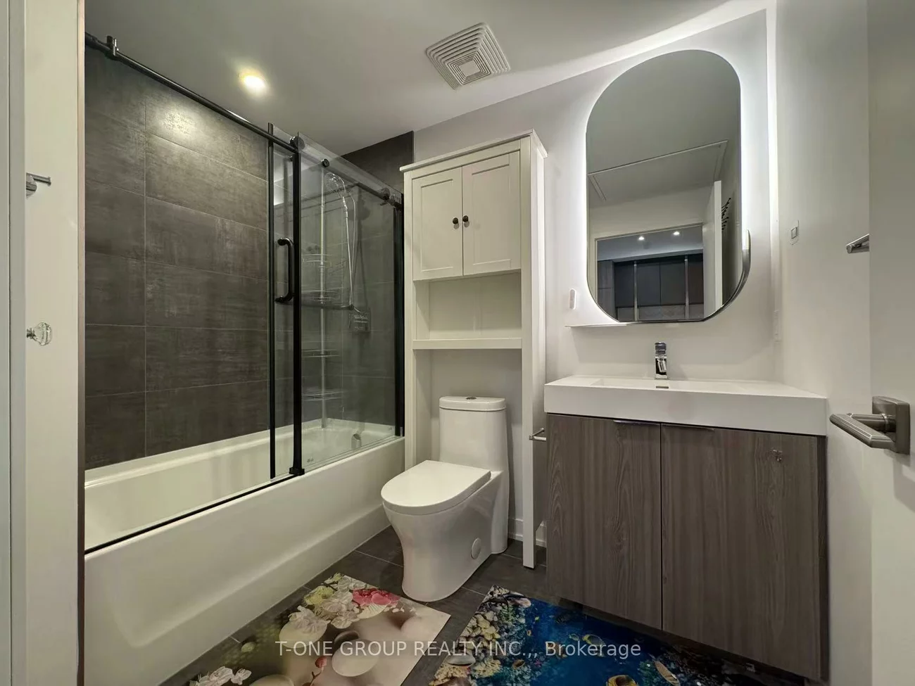 15, Holmes, Willowdale East, Toronto