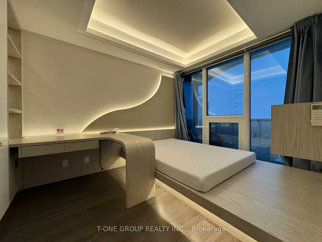 15, Holmes, Willowdale East, Toronto