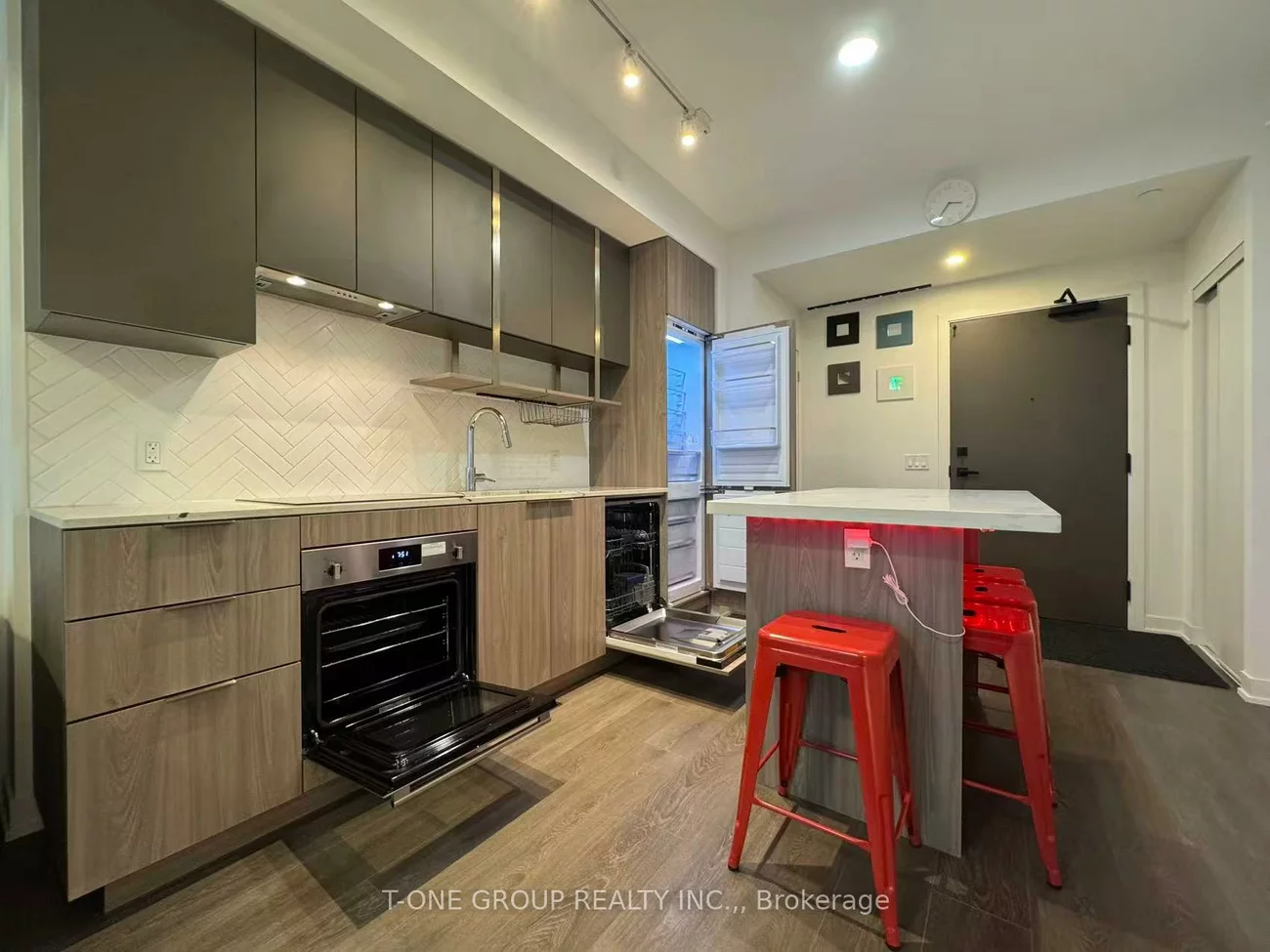 15, Holmes, Willowdale East, Toronto