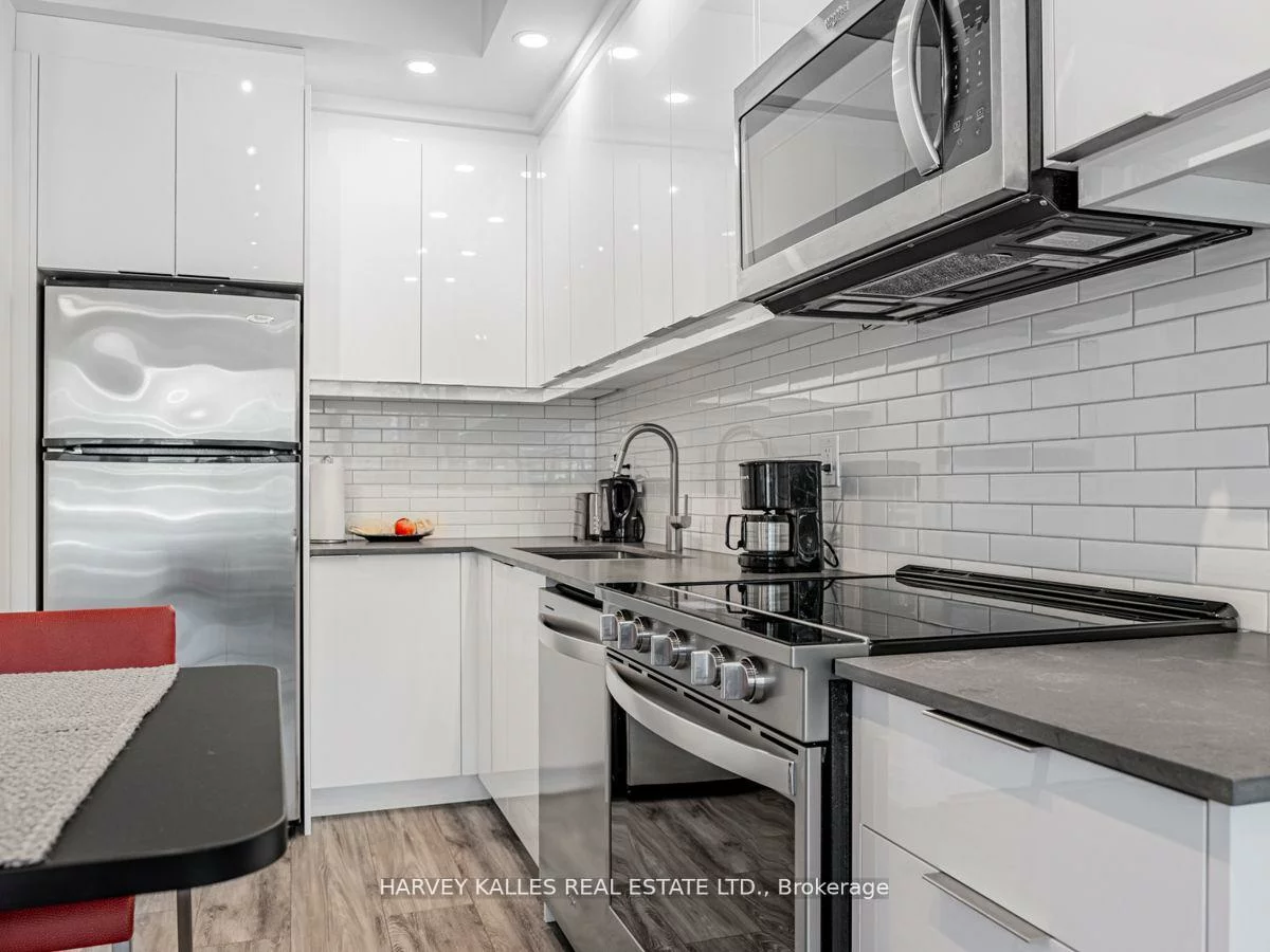 38, Niagara, Waterfront Communities C1, Toronto