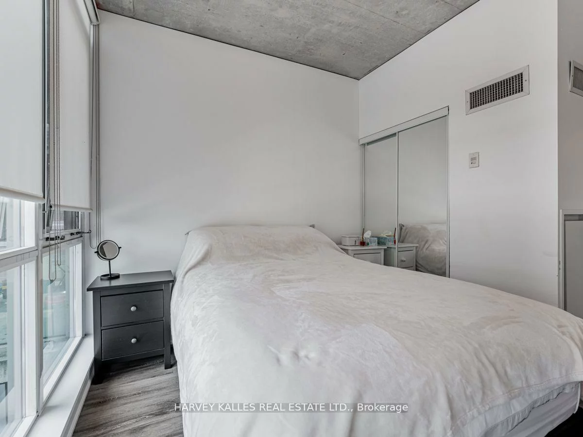 38, Niagara, Waterfront Communities C1, Toronto