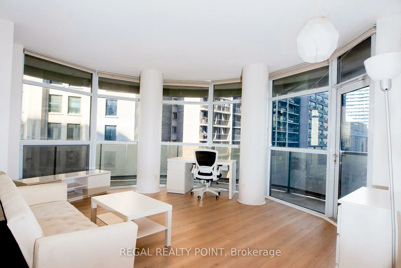 21, Carlton, Church-Yonge Corridor, Toronto