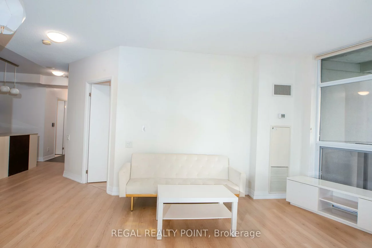 21, Carlton, Church-Yonge Corridor, Toronto