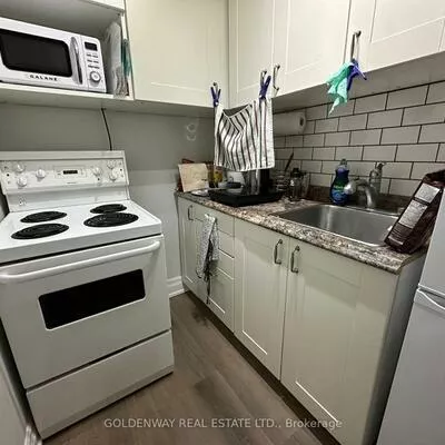 78, Warren, Casa Loma, Toronto