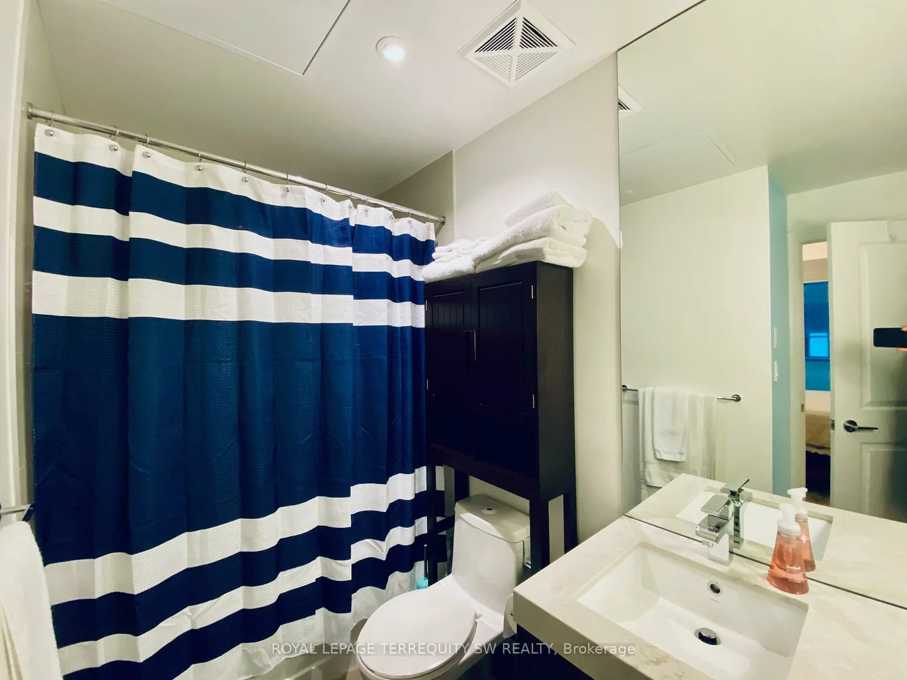 8, The Esplanade, Waterfront Communities C8, Toronto