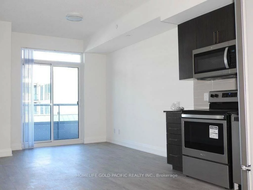 591, Sheppard, Bayview Village, Toronto