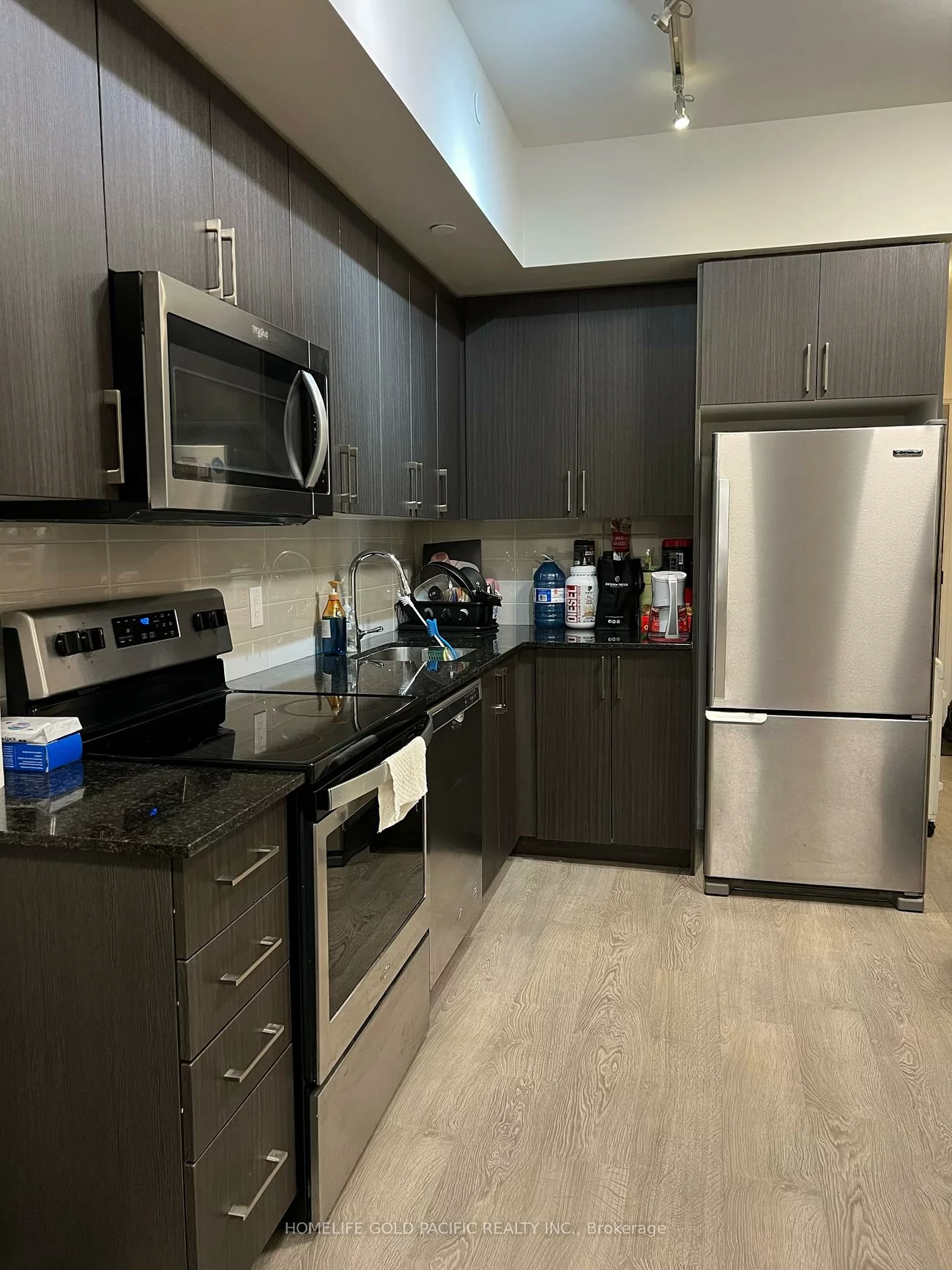 591, Sheppard, Bayview Village, Toronto