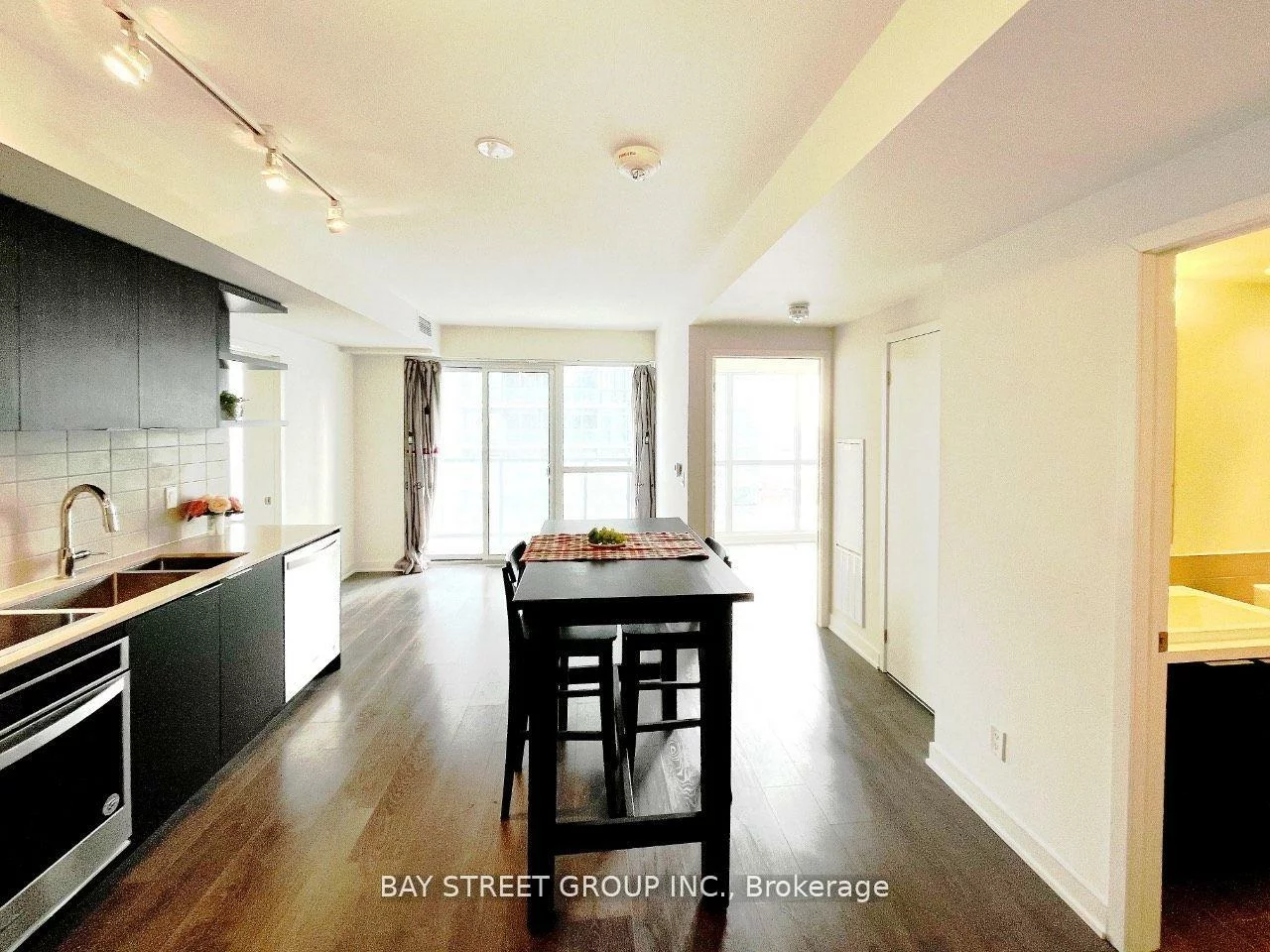 6, Sonic, Flemingdon Park, Toronto