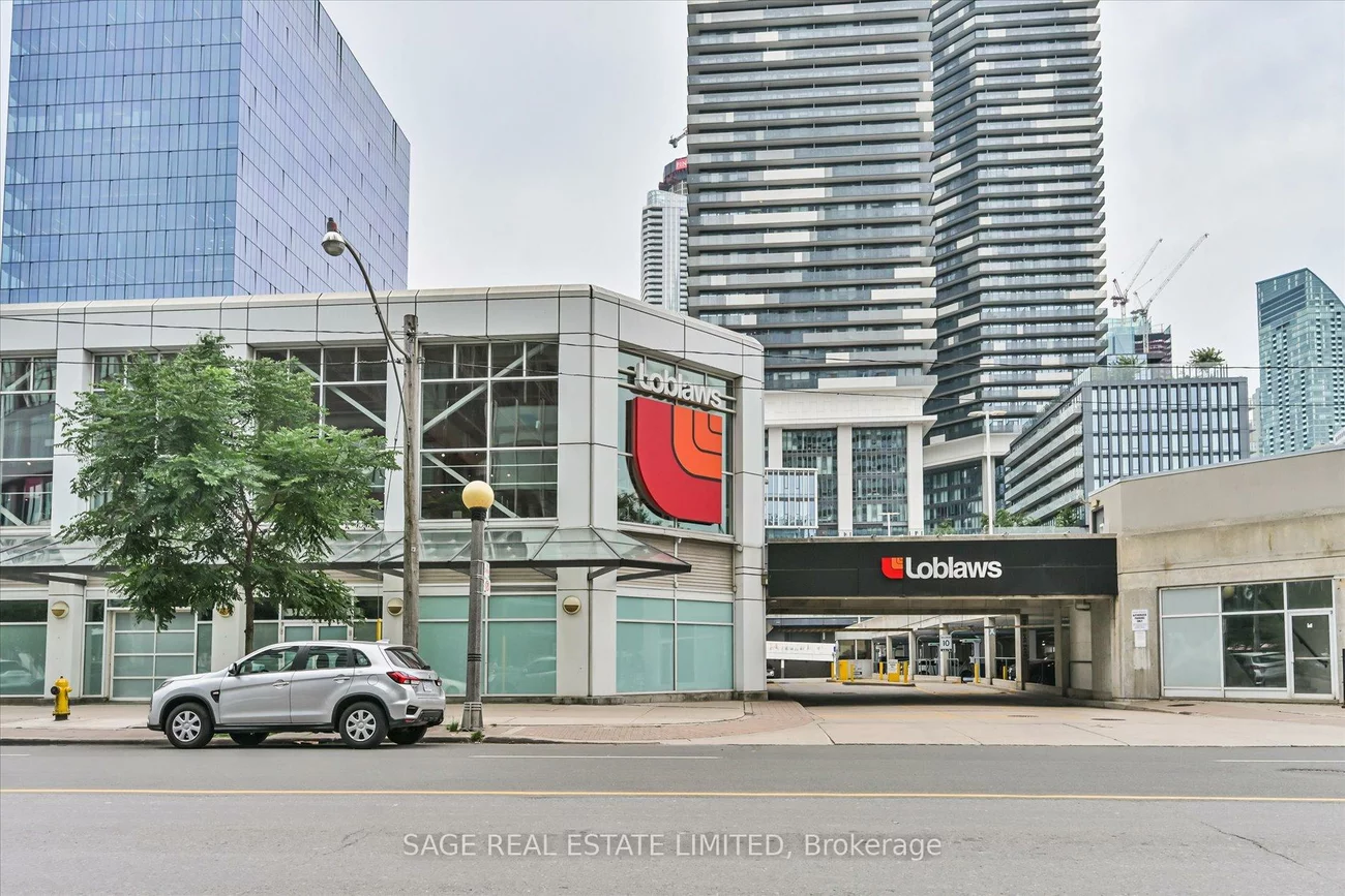 15, Richardson, Waterfront Communities C8, Toronto