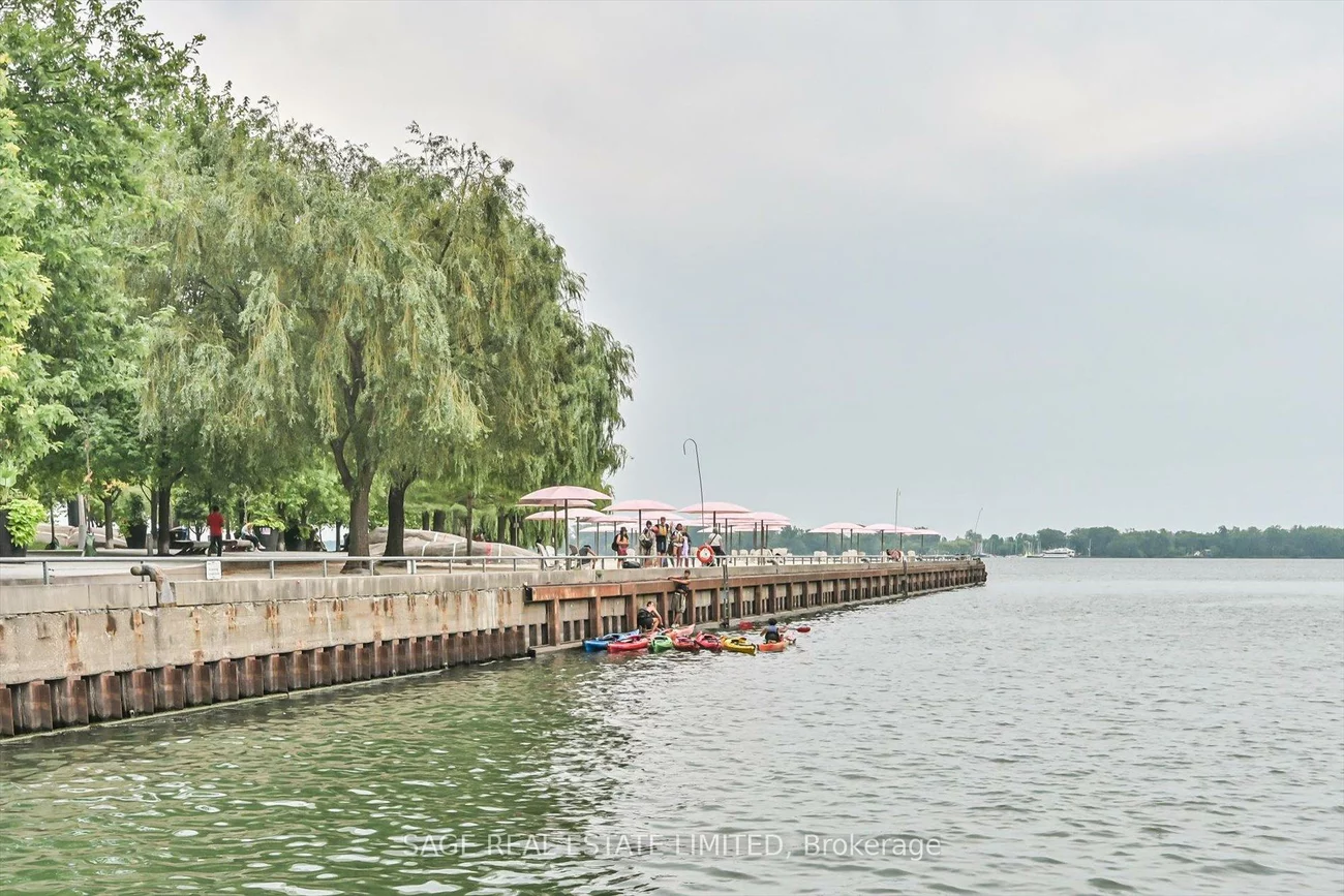 15, Richardson, Waterfront Communities C8, Toronto