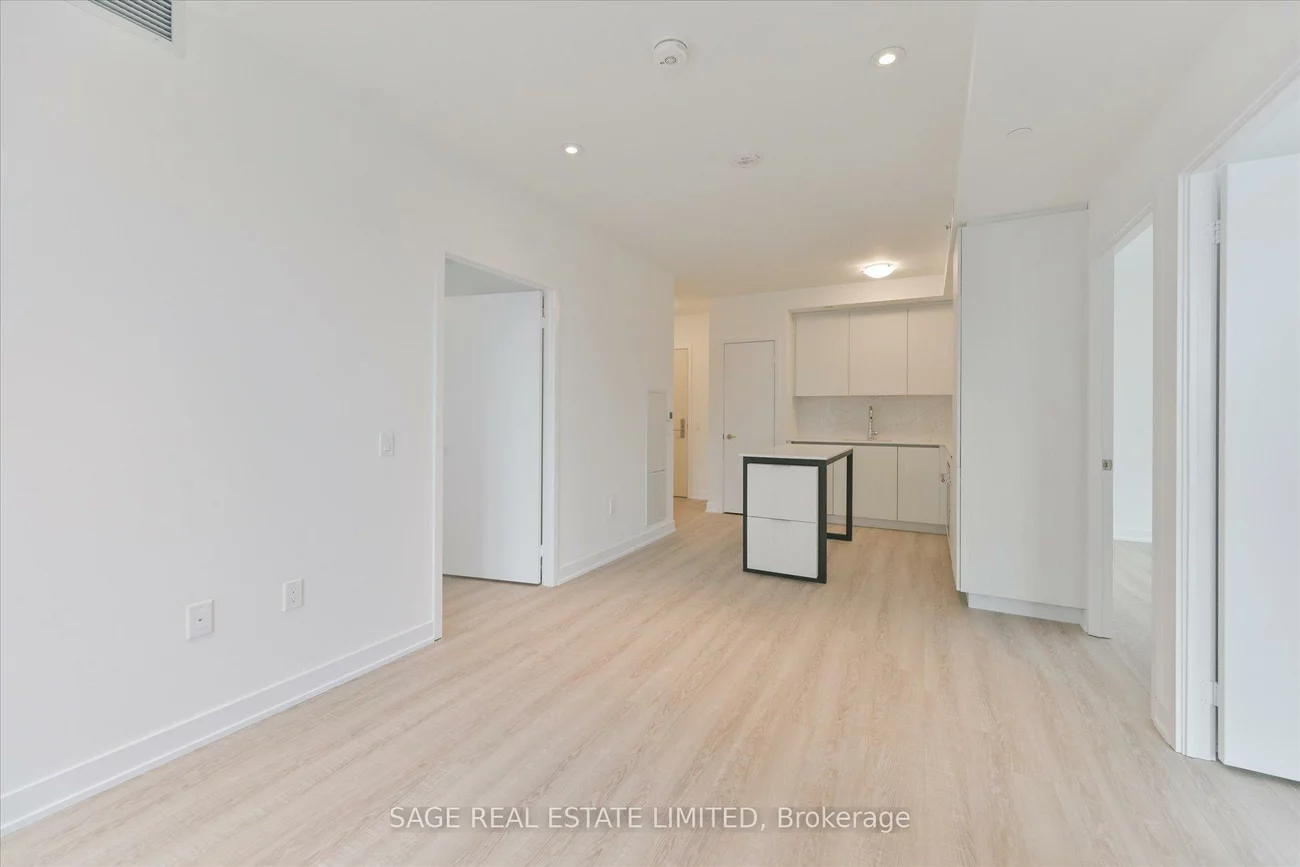 15, Richardson, Waterfront Communities C8, Toronto