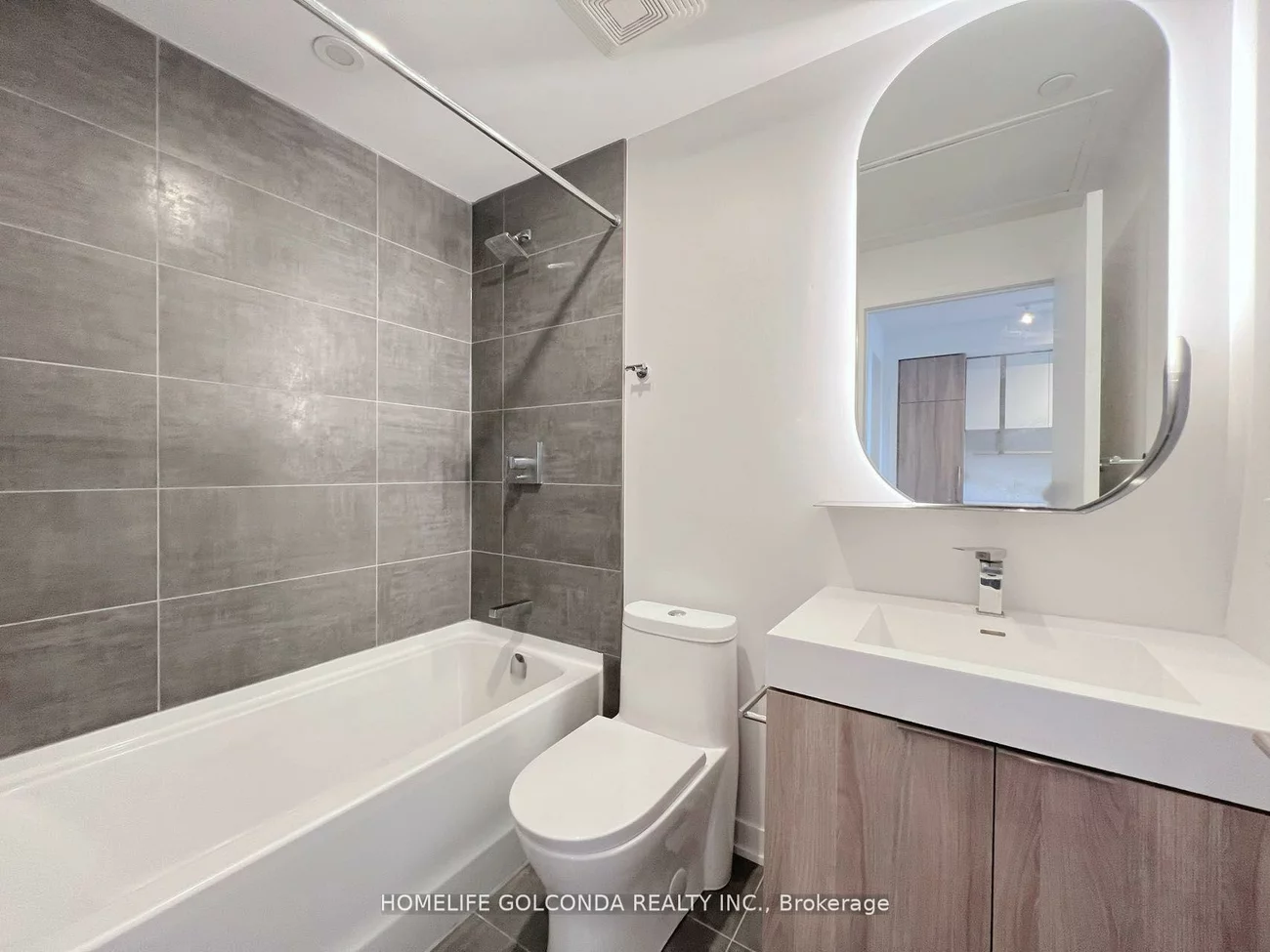 15, Holmes, Willowdale East, Toronto