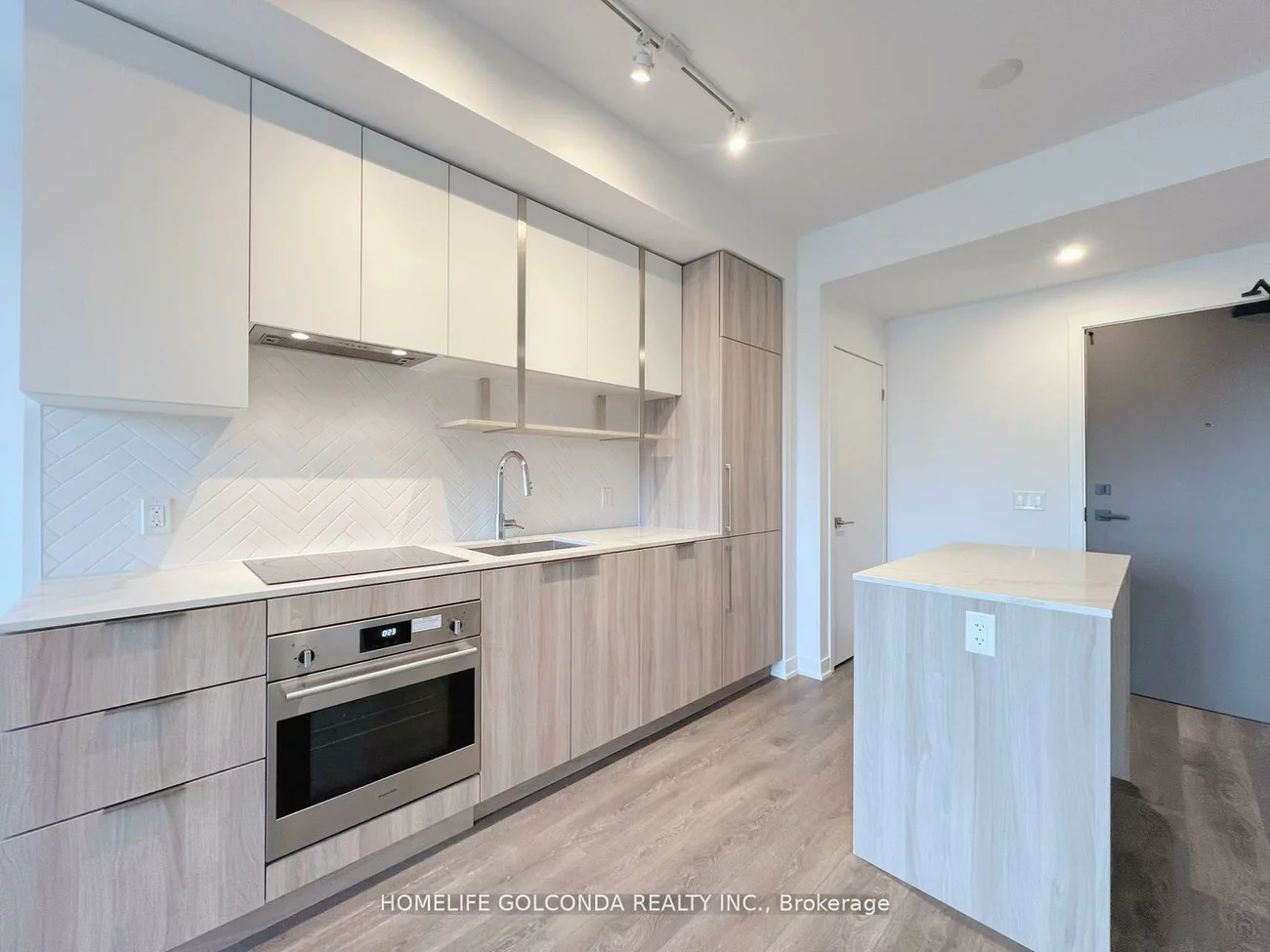 15, Holmes, Willowdale East, Toronto