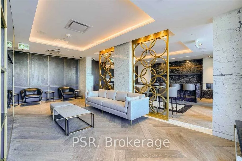 330, Richmond, Waterfront Communities C1, Toronto