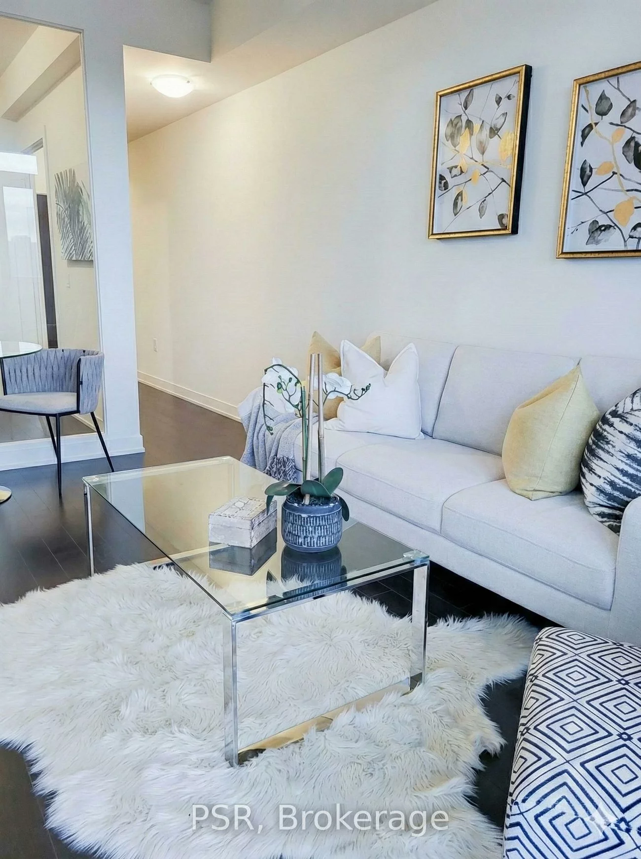 330, Richmond, Waterfront Communities C1, Toronto