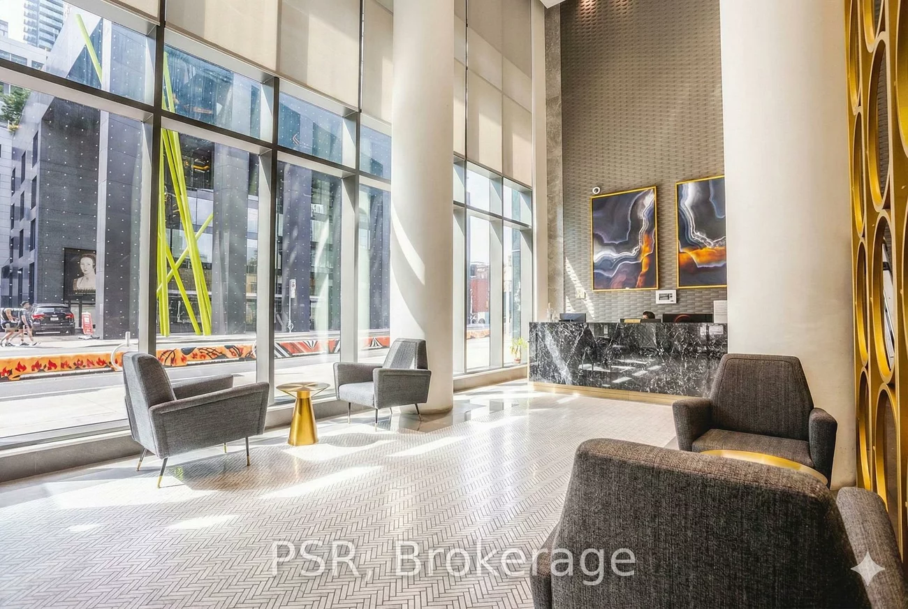 330, Richmond, Waterfront Communities C1, Toronto