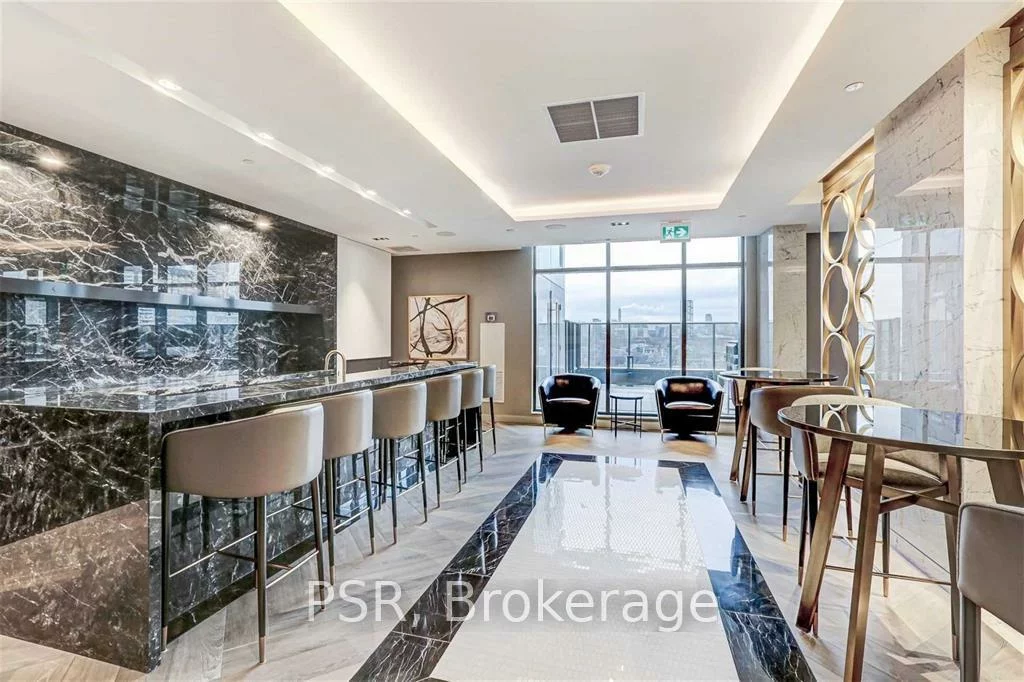 330, Richmond, Waterfront Communities C1, Toronto