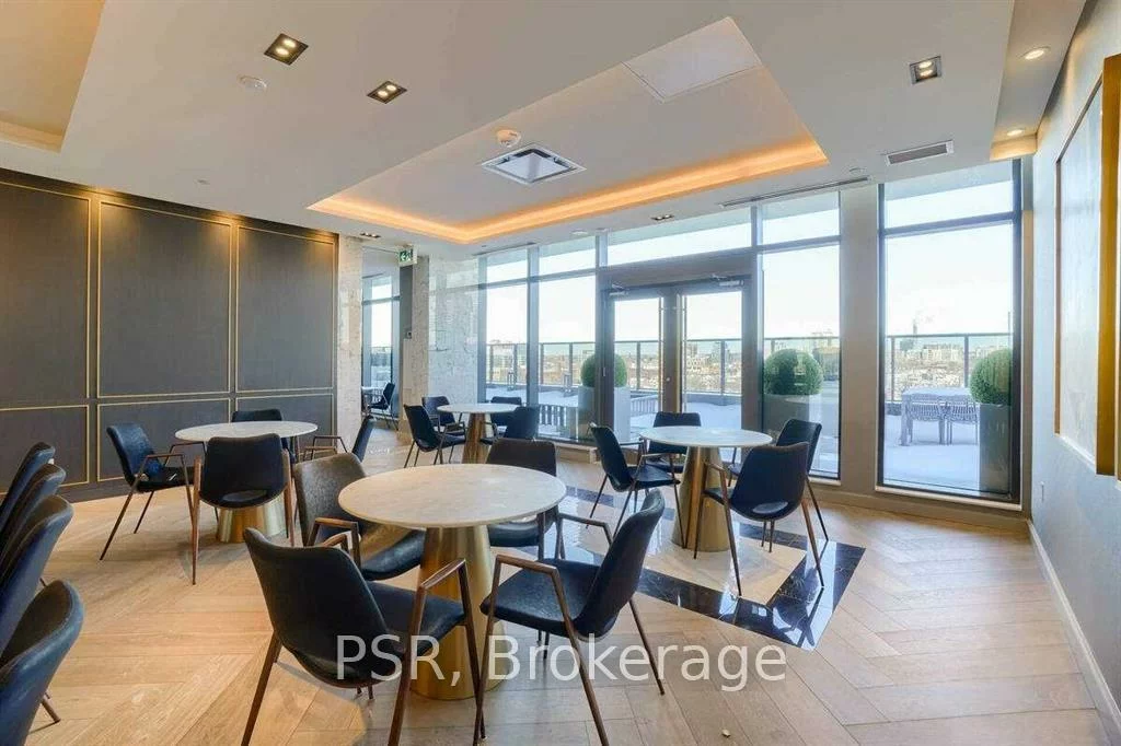 330, Richmond, Waterfront Communities C1, Toronto