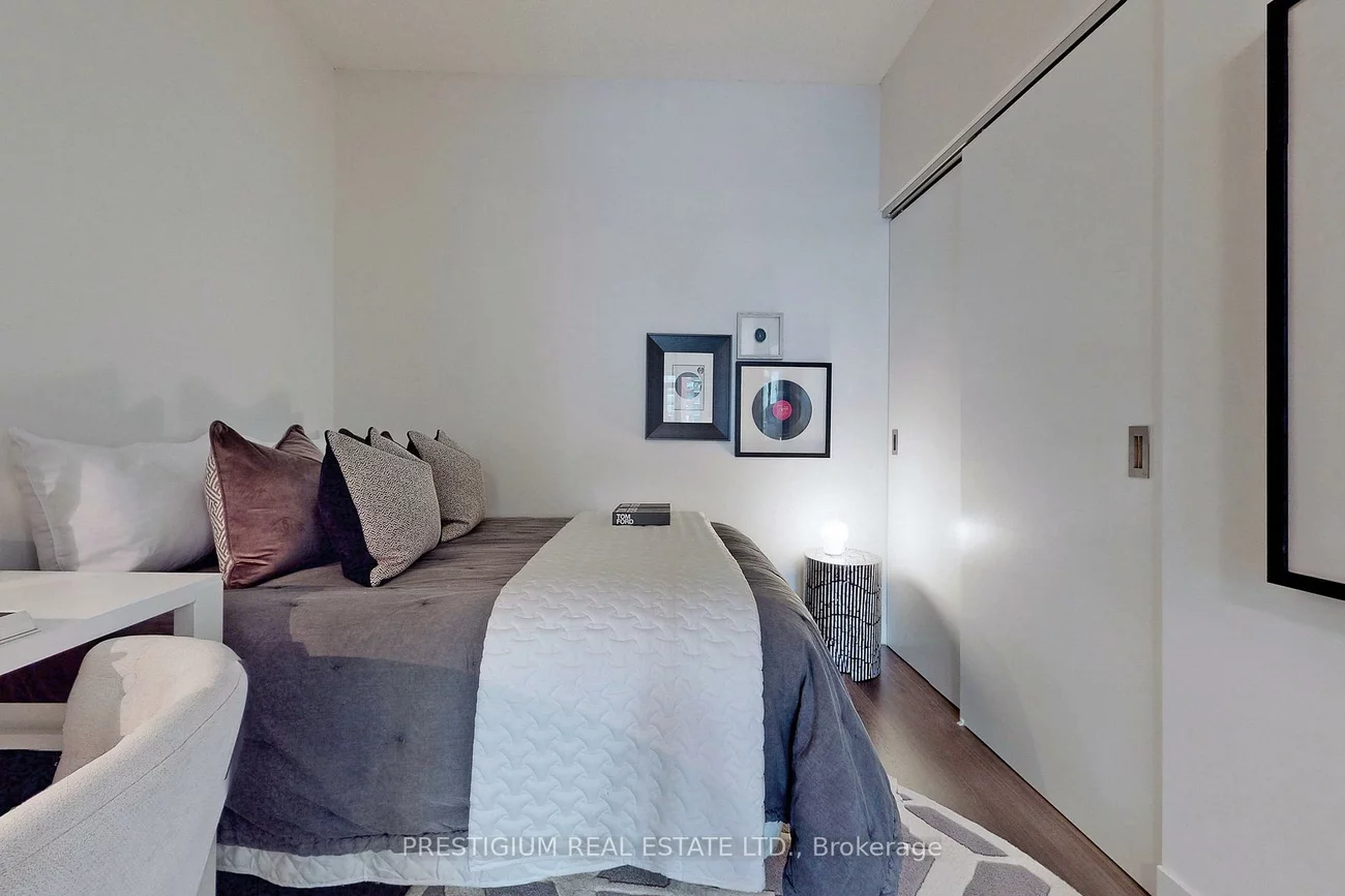 98, Lillian, Mount Pleasant West, Toronto