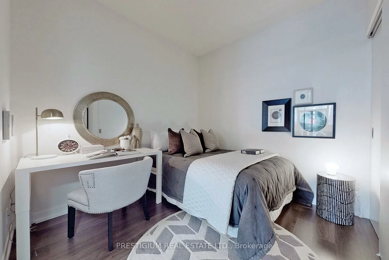 98, Lillian, Mount Pleasant West, Toronto