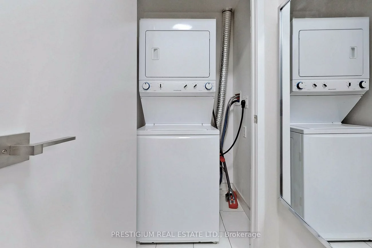 98, Lillian, Mount Pleasant West, Toronto